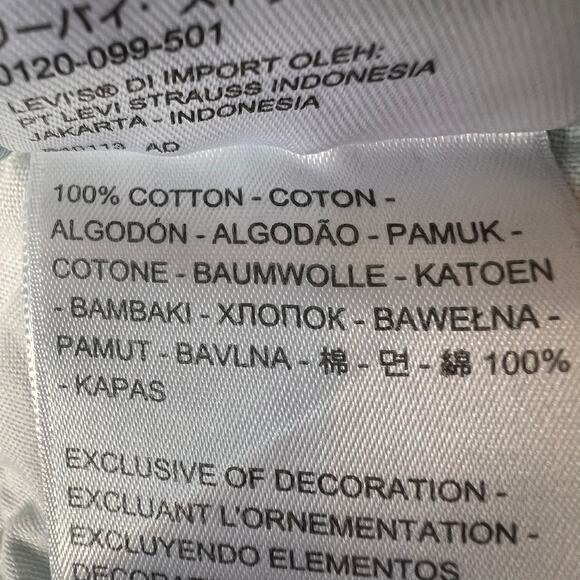 Levis Shorts Womens Size 8-10 Light Wash Button Fly Denim Distressed 100% Cotton - Picture 14 of 16